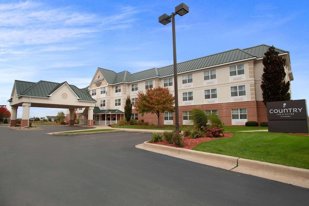 Country Inn & Suites by Radisson, Dundee, MI — hotel in Dundee