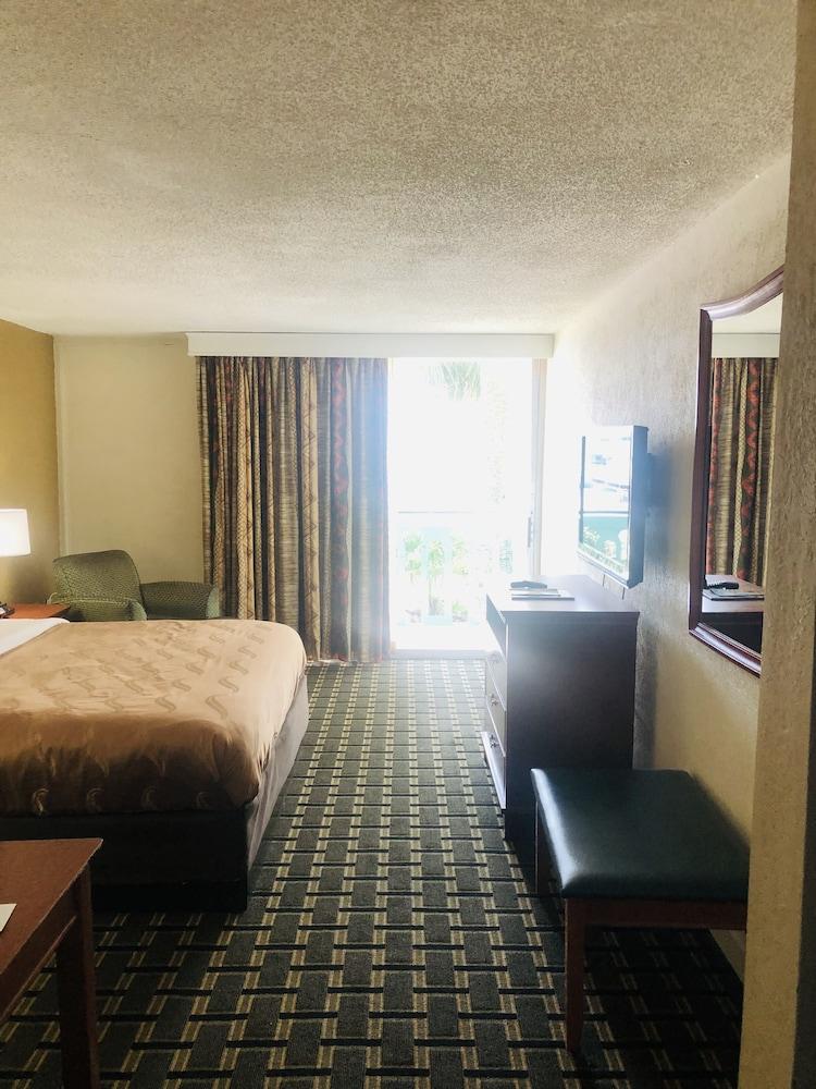 Quail Inn & Suites photo 13