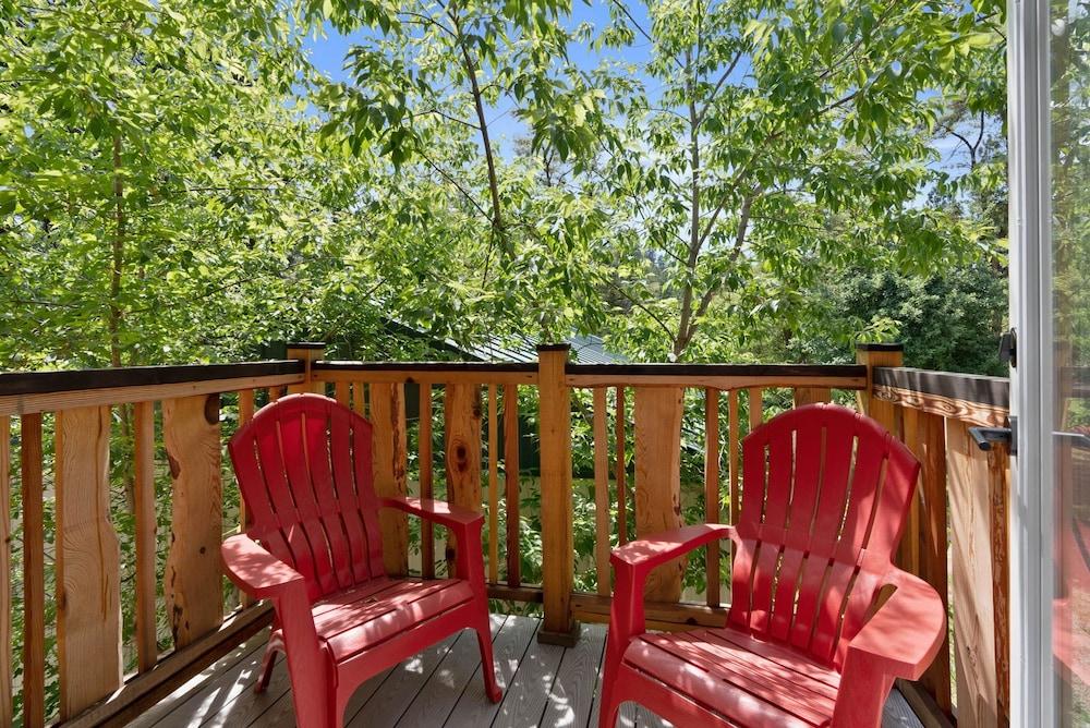 Lake Village Lodge photo 75