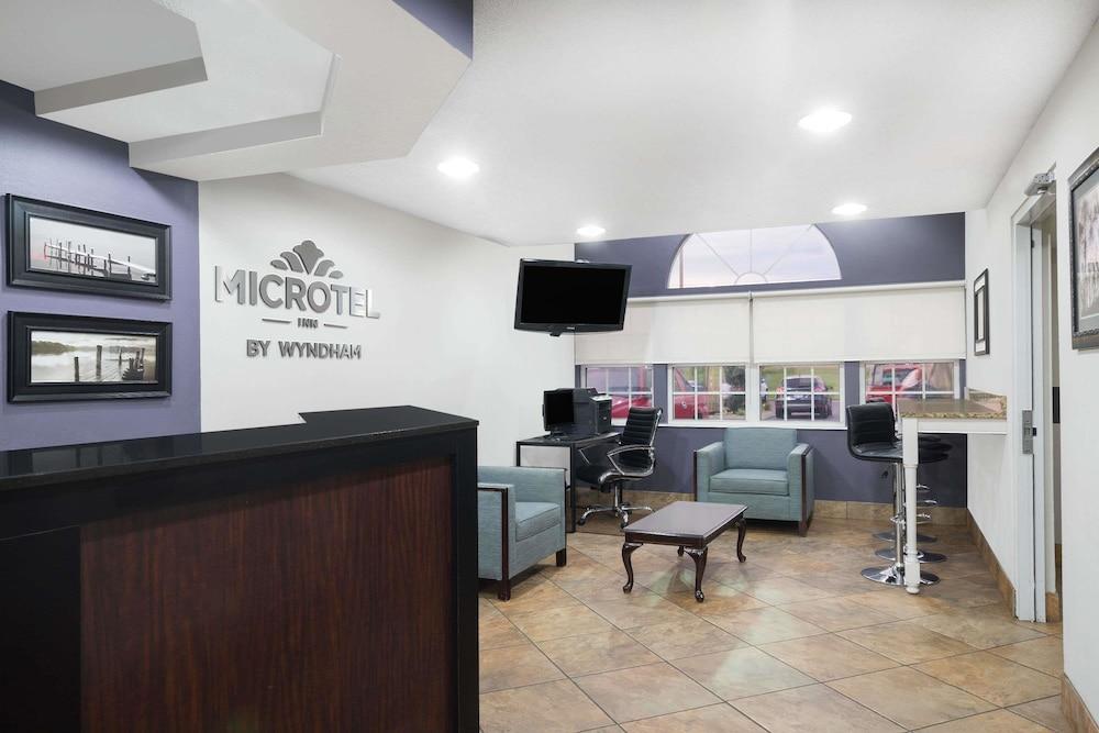Microtel Inn by Wyndham Bowling Green photo 9