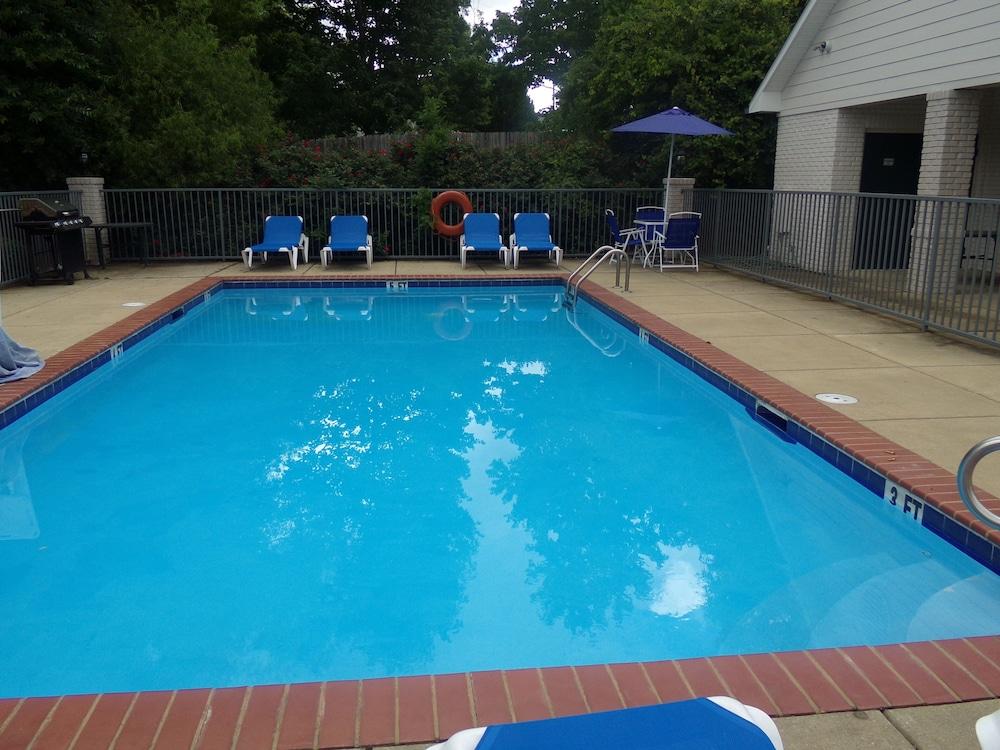 InTown Suites Extended Stay Auburn AL - Auburn University photo 12