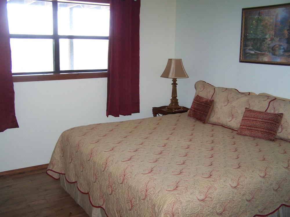 Pointe West Resort Motel photo 49