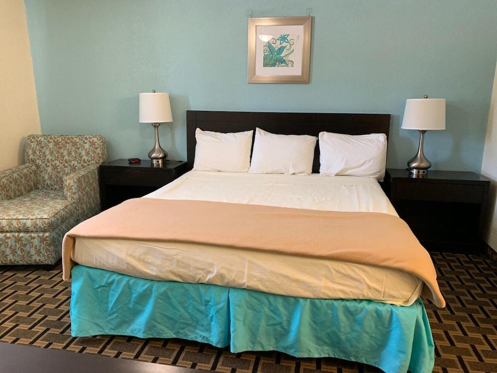 American Inn and Suites photo 40