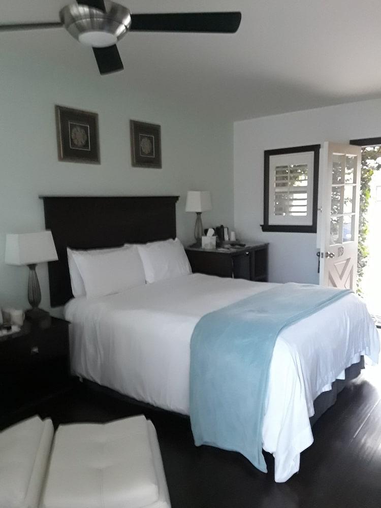 Malibu Country Inn photo 55