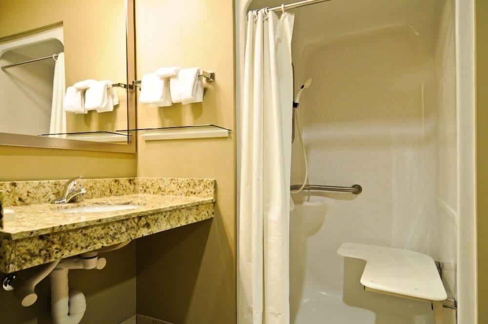 Best Western Plus Night Watchman Inn & Suites photo 14