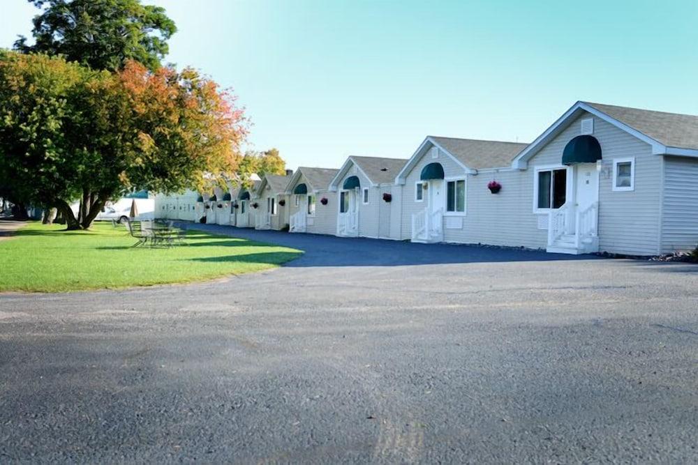 Lockview Motel photo 45
