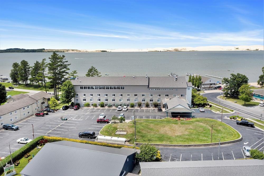 Dunes Waterfront Resort photo 64