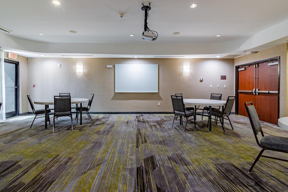 Courtyard by Marriott Brunswick photo 2