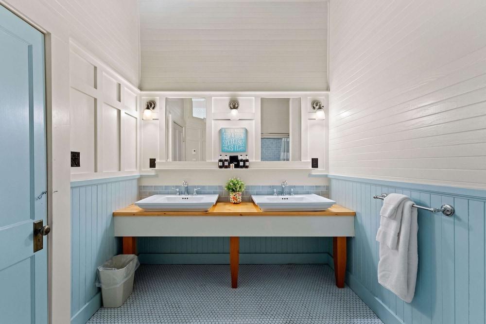 Mccloud Mercantile Hotel photo 41
