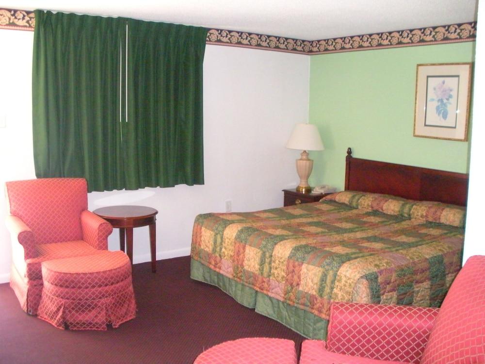 Budget Inn photo 6