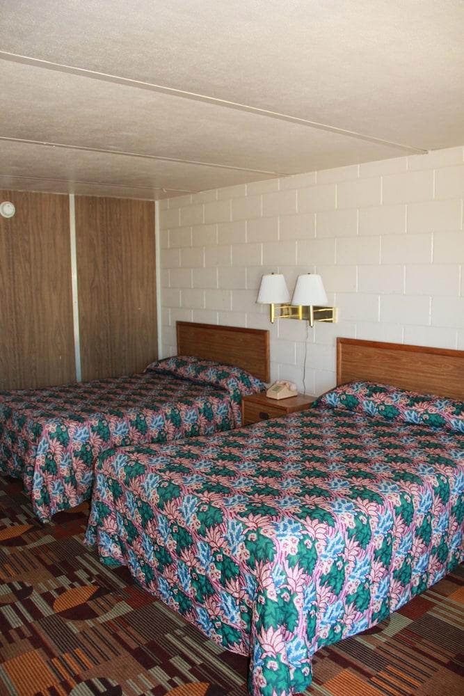 Budget Lakeview Inn photo 4