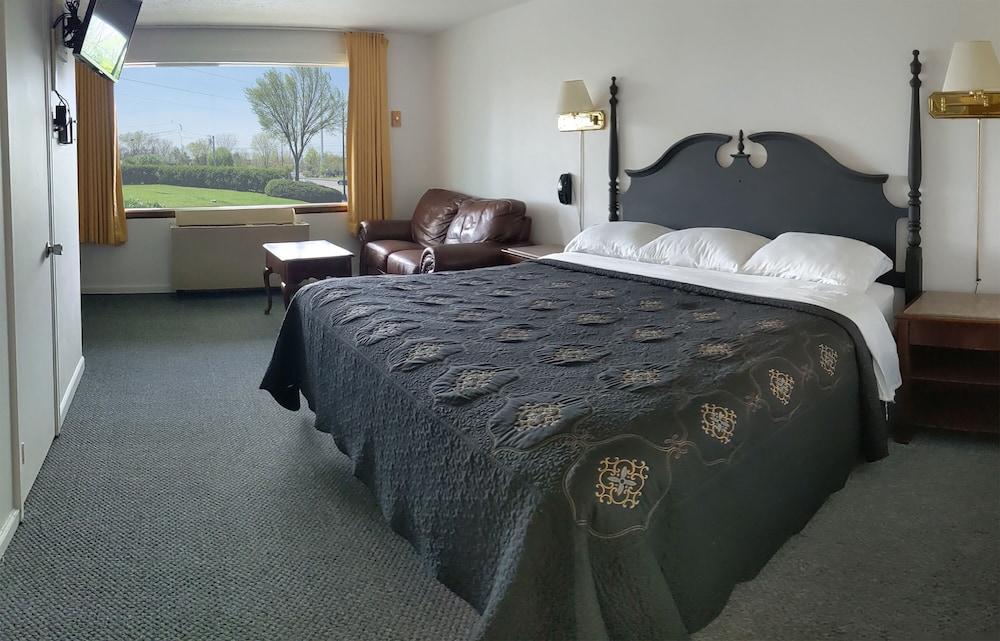 South Side Inn - Burlington photo 12