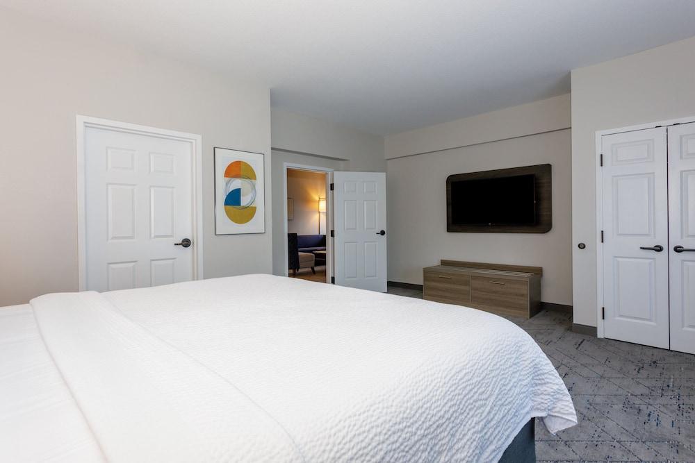 Holiday Inn Express Tampa N I-75 - University Area by IHG photo 20
