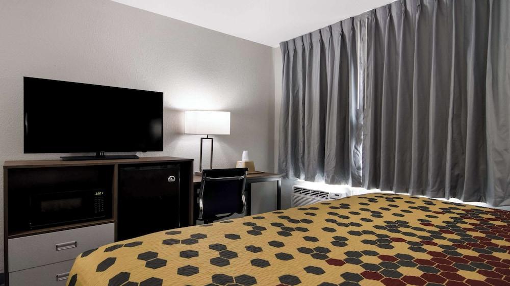 Econo Lodge Portage photo 6