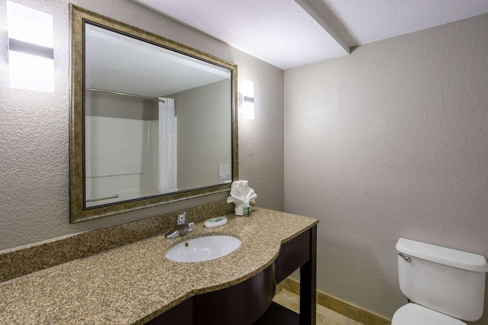 Baymont by Wyndham La Vergne/Nashville I-24 East photo 13