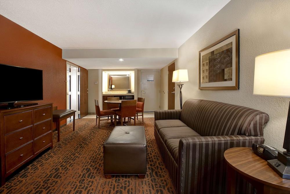 Hampton Inn Ft. Wayne-Southwest photo 22