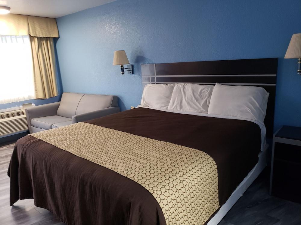 Regency Inn photo 7