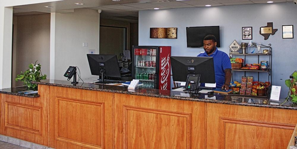 Victoria Palms Inn & Suites photo 2