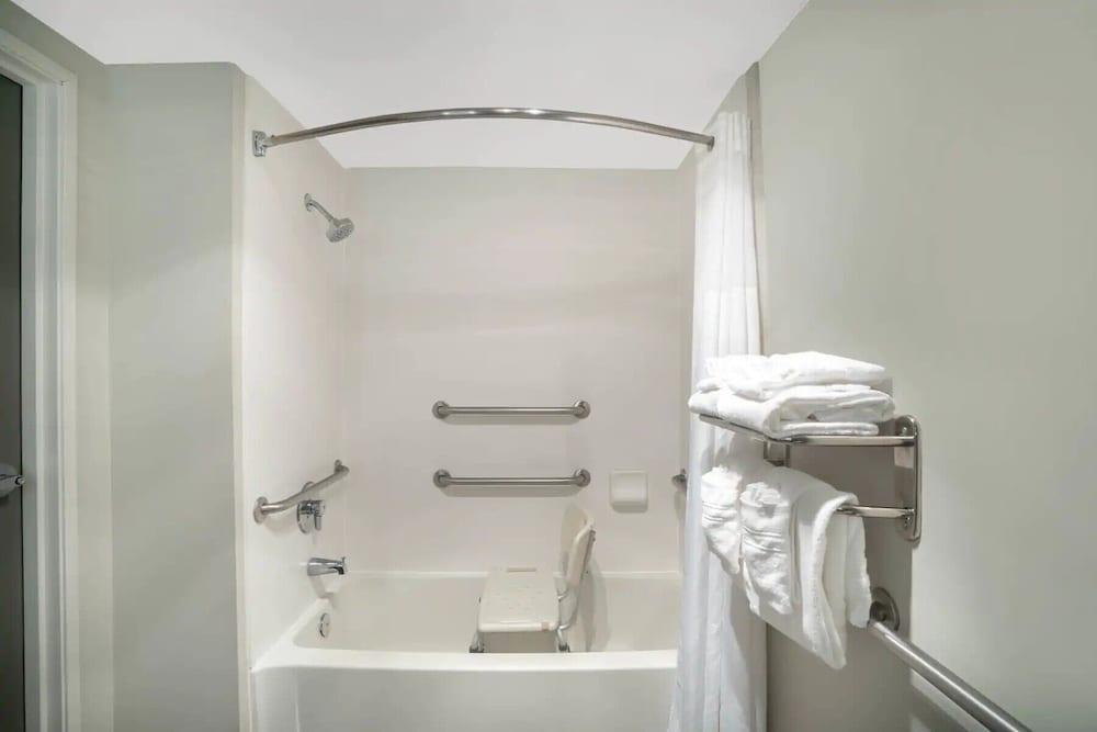 Quality Inn & Suites Nashville - Bellevue photo 2