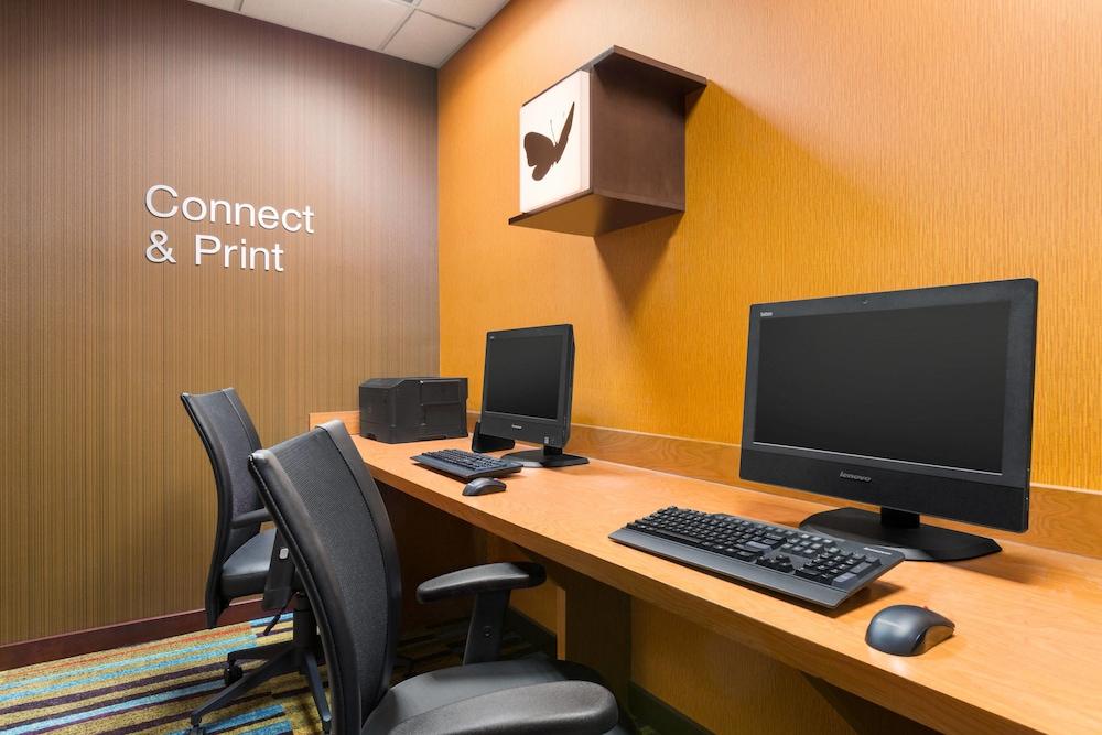 Comfort Inn & Suites Houston North - Spring photo 18