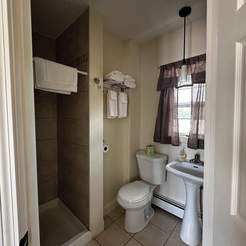 The Whitetail and Suites photo 33