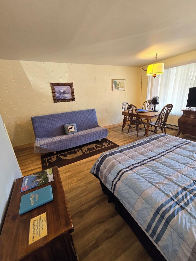 Chateau Rouge Condominiums photo 99