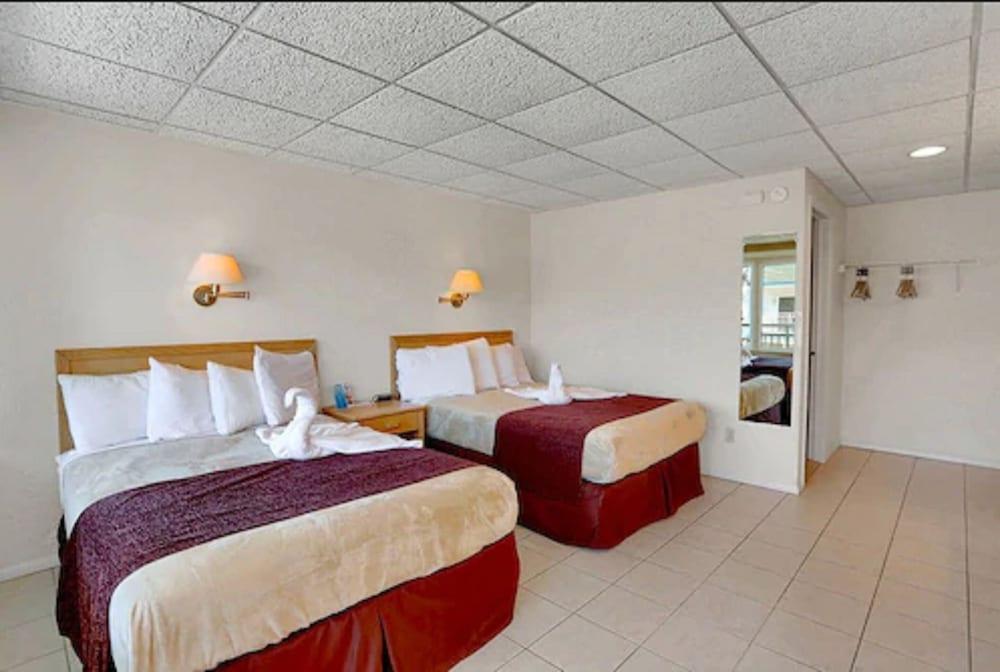 AA Heart of Wildwood Motels photo 14