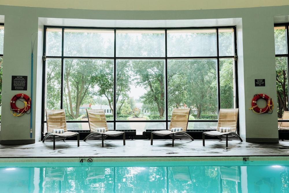 DoubleTree Suites by Hilton Htl & Conf Cntr Downers Grove photo 52
