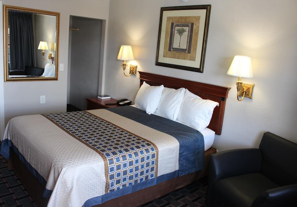 Lion Inn photo 2