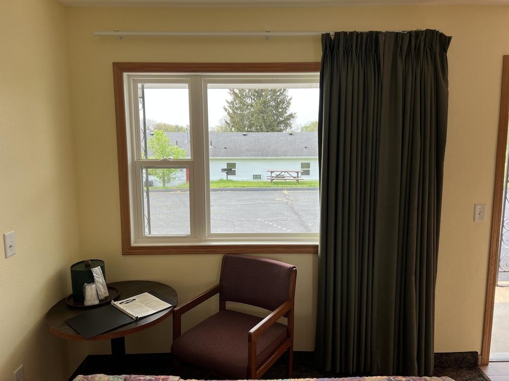 All Star Inn & Suites photo 16