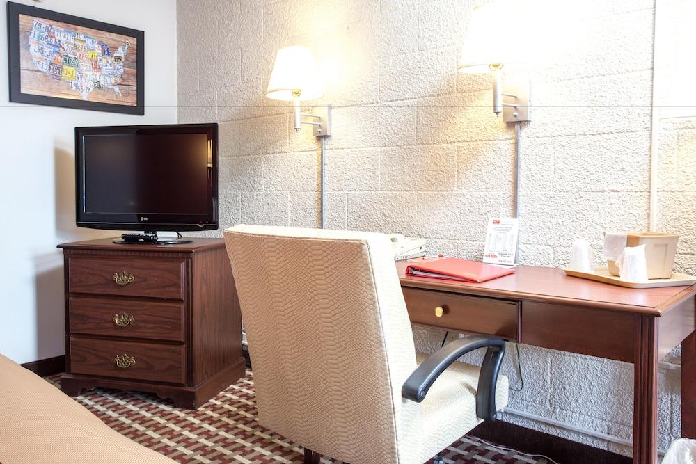 Econo Lodge Williamsport photo 2