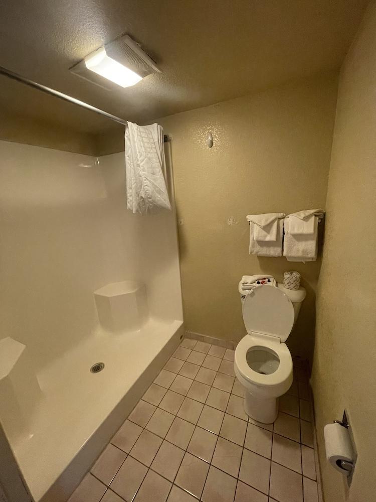 Four Corners Inn photo 28