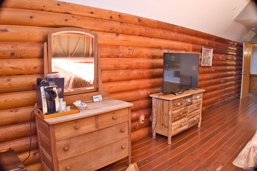 Sumas Mountain Lodge photo 75