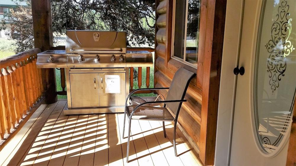 The Hideaway Hostel near Yellowstone photo 14