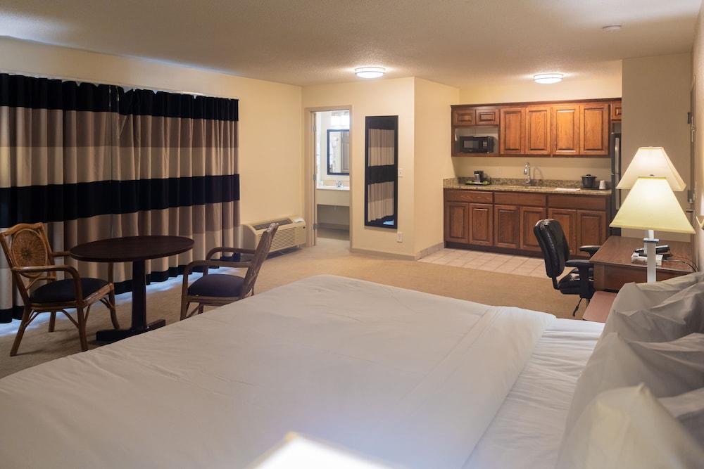 Cottonwood Suites Savannah Hotel & Conference Center photo 26