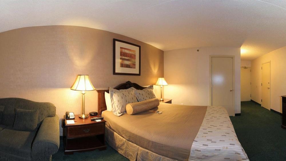 Clarion Hotel Philadelphia International Airport photo 11