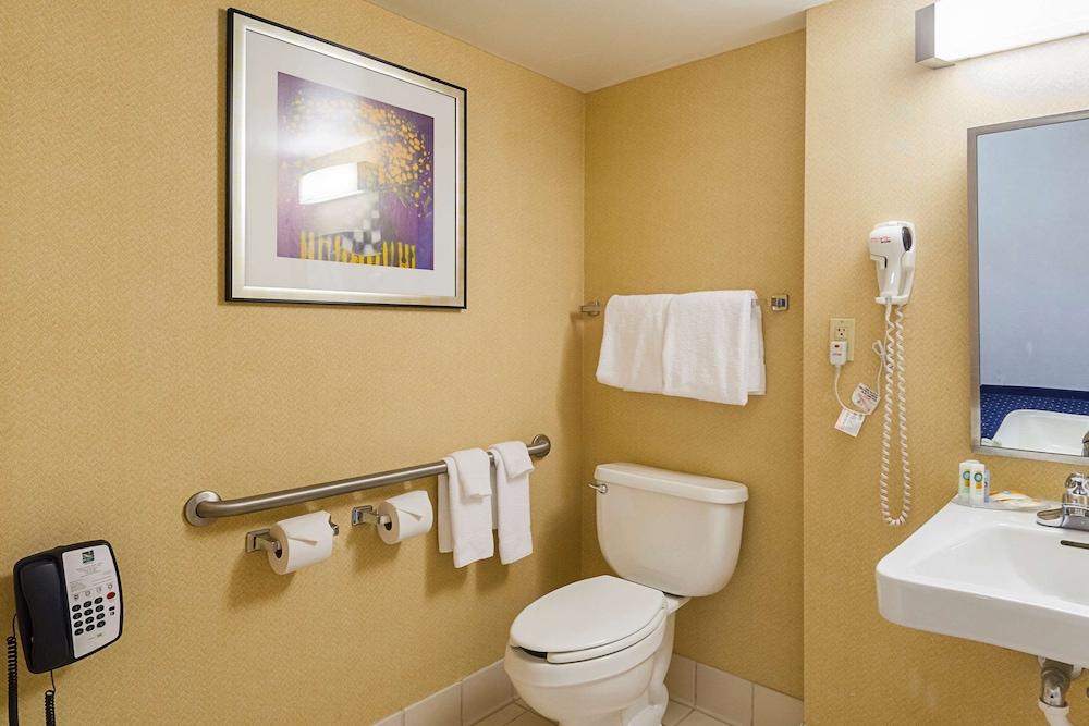Quality Inn Boston - Revere photo 17