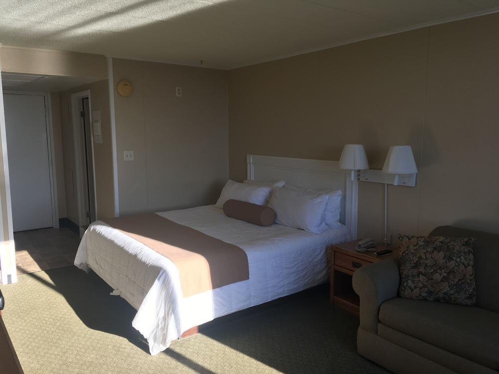 Fenwick Islander Motel photo 6