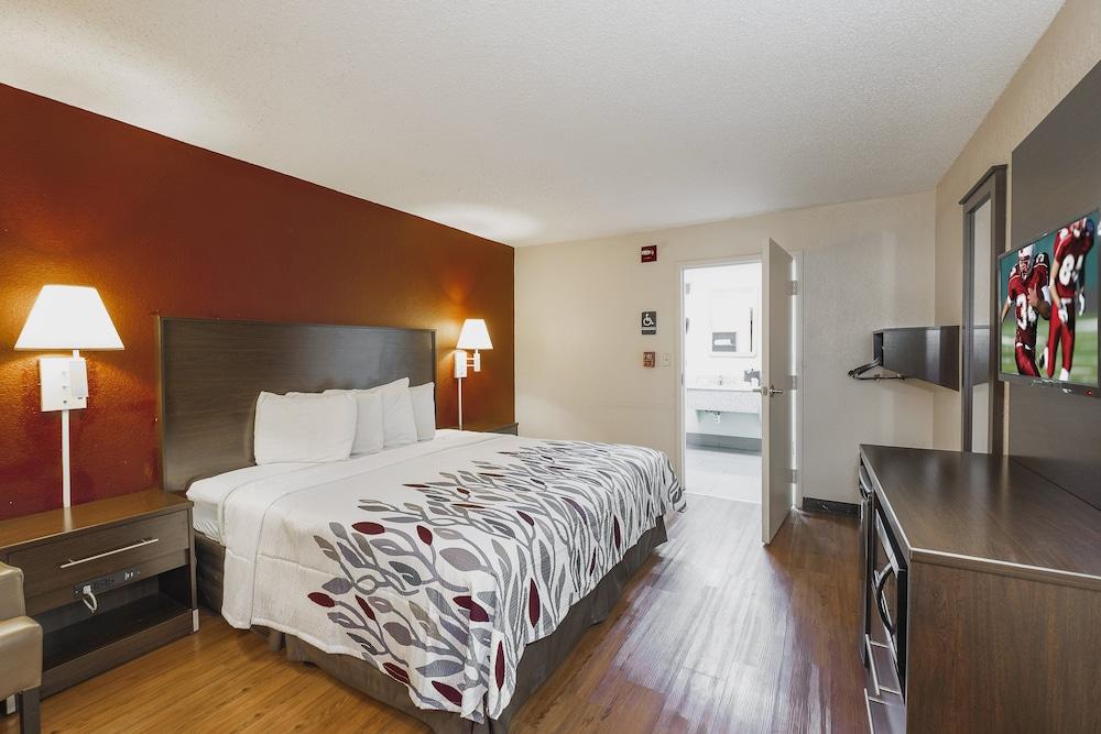 Red Roof Inn Walterboro photo 33