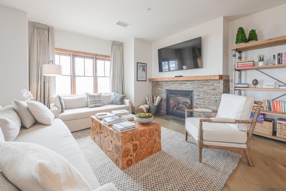 The Lodge at Mountaineer Square, A Vail Resorts Property photo 64
