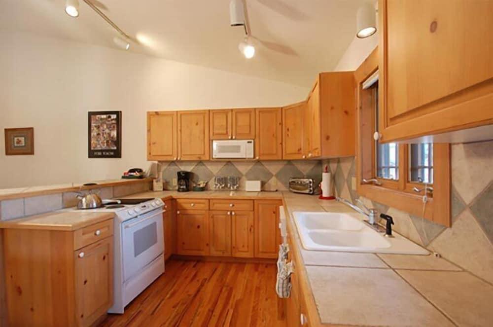 Saddle Creek Townhomes by Pioneer Ridge Management photo 49