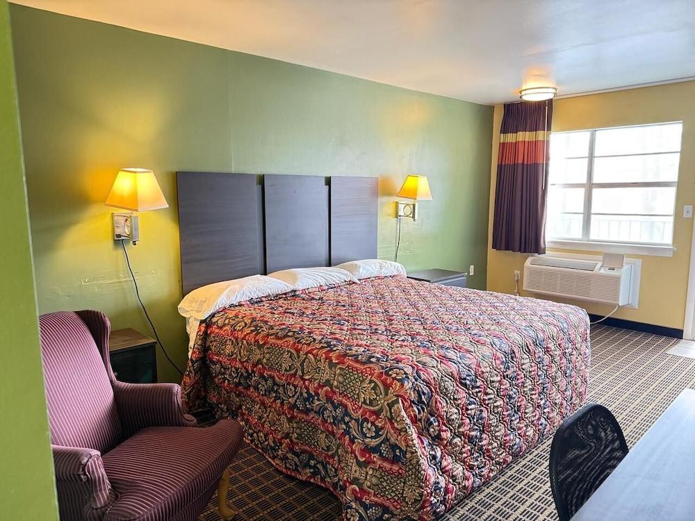Relax Inn photo 1