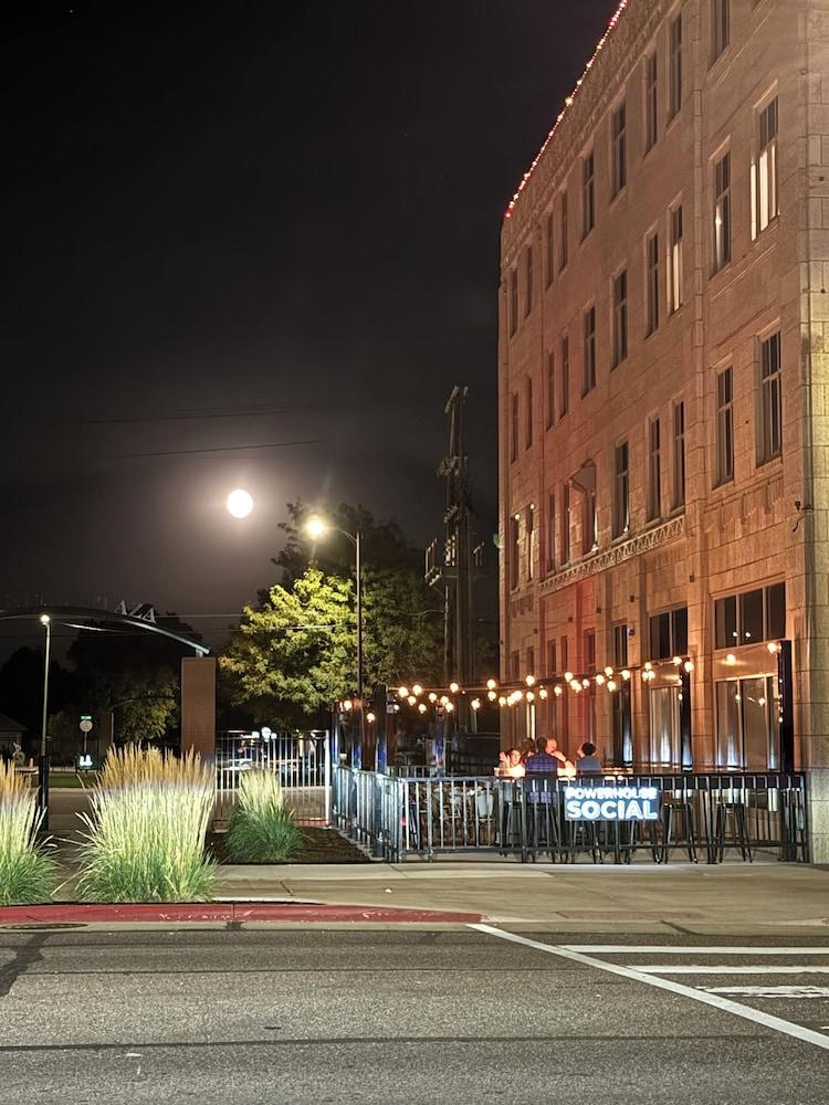 Powerhouse on Broadway photo 2