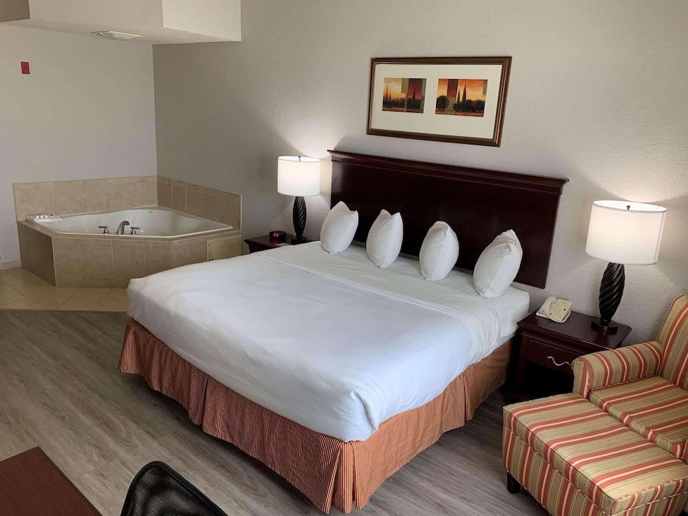 Country Inn & Suites by Radisson, Jacksonville West, FL photo 52
