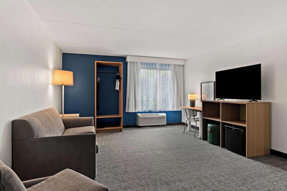 Spark by Hilton Hummelstown Hershey photo 25