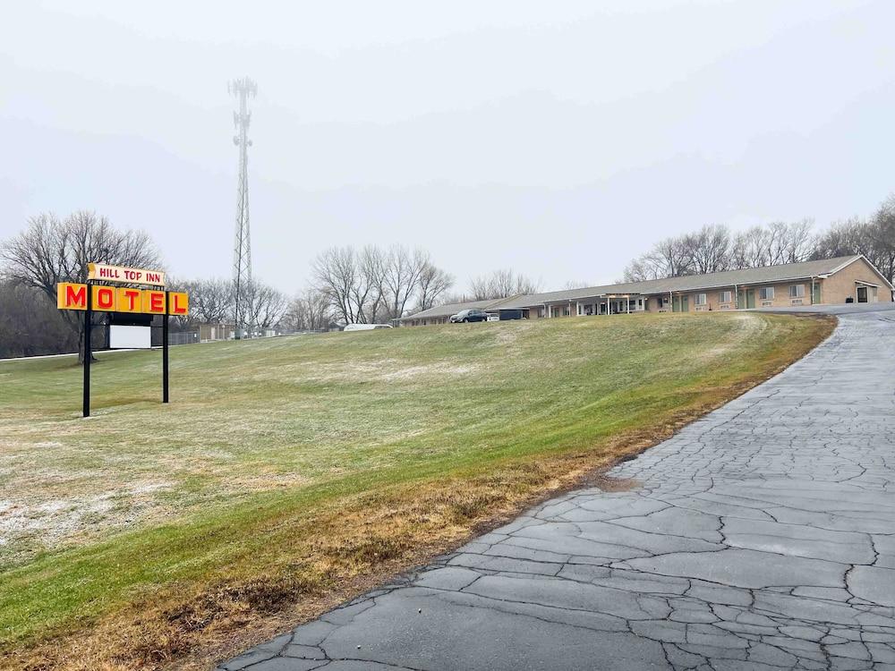 The Trail Inn - Slayton, MN - HWY 59 photo 10
