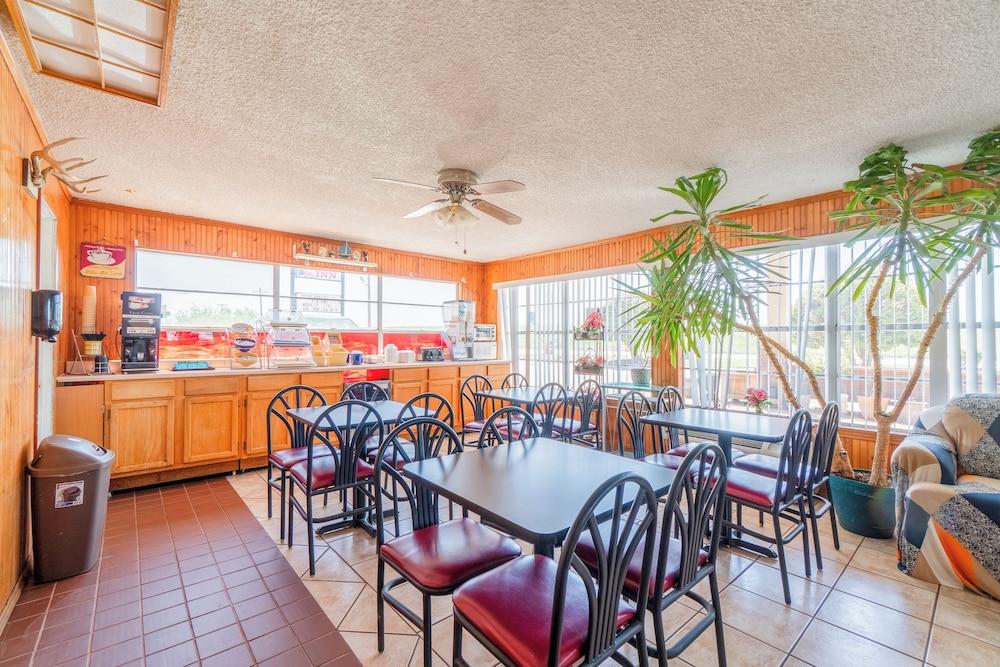 Lone Star Inn by OYO Vernon Texas Hwy 287 photo 62