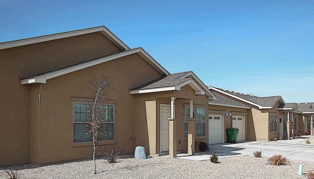 Desert Trails Luxury Suites photo 22