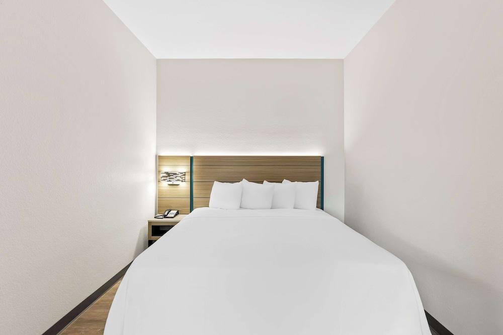 Sonesta Essential Beaumont photo 16