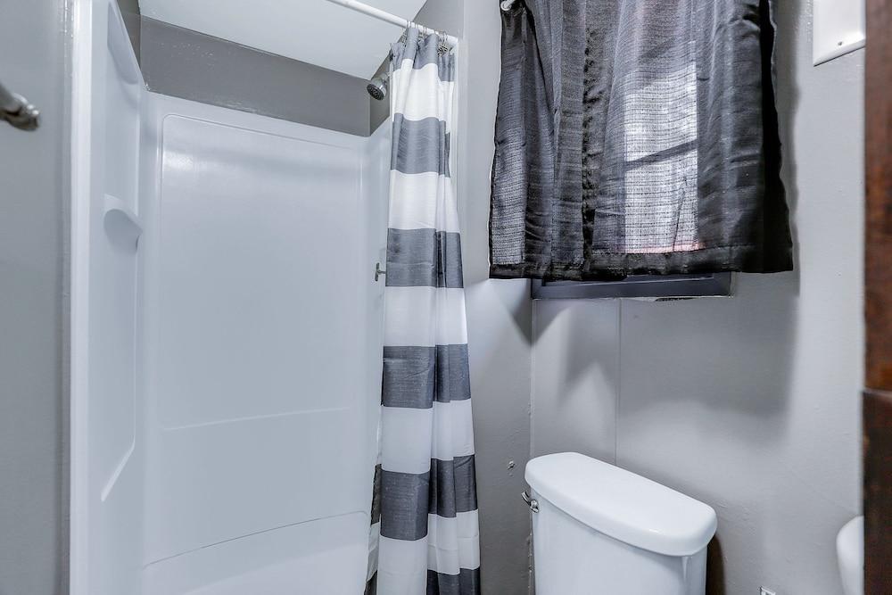 Cedar Village Motel photo 13
